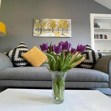 No 10 Immaculate City Centre, Top Floor 2 Bed Flat With Free Parking Inverness Bagian luar foto
