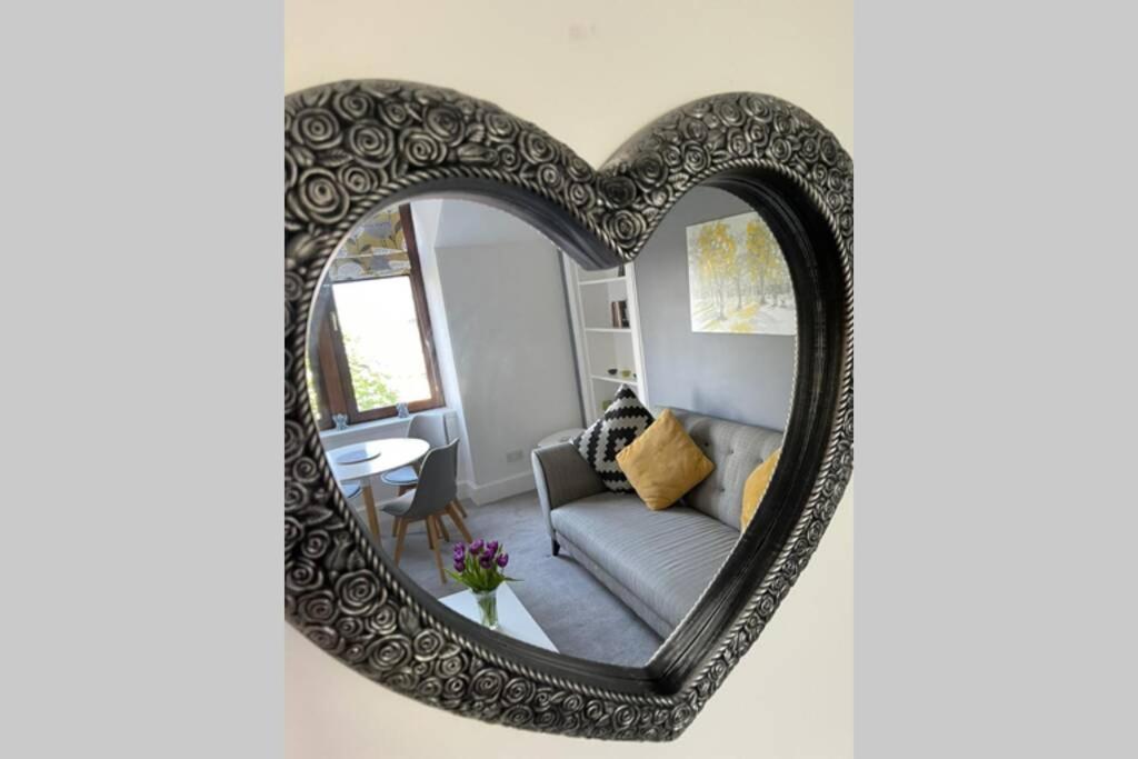 No 10 Immaculate City Centre, Top Floor 2 Bed Flat With Free Parking Inverness Bagian luar foto